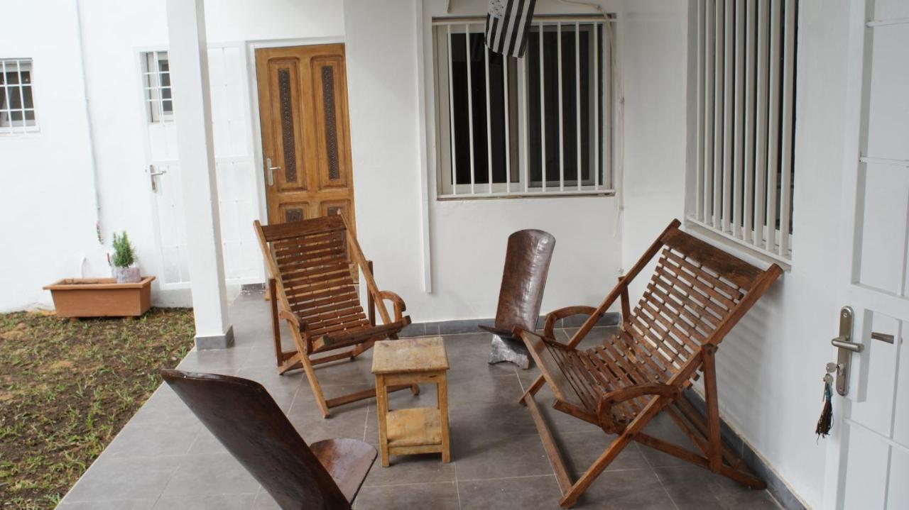 Villa Ty Milyn Mazela SA Dakar Exteriör bild