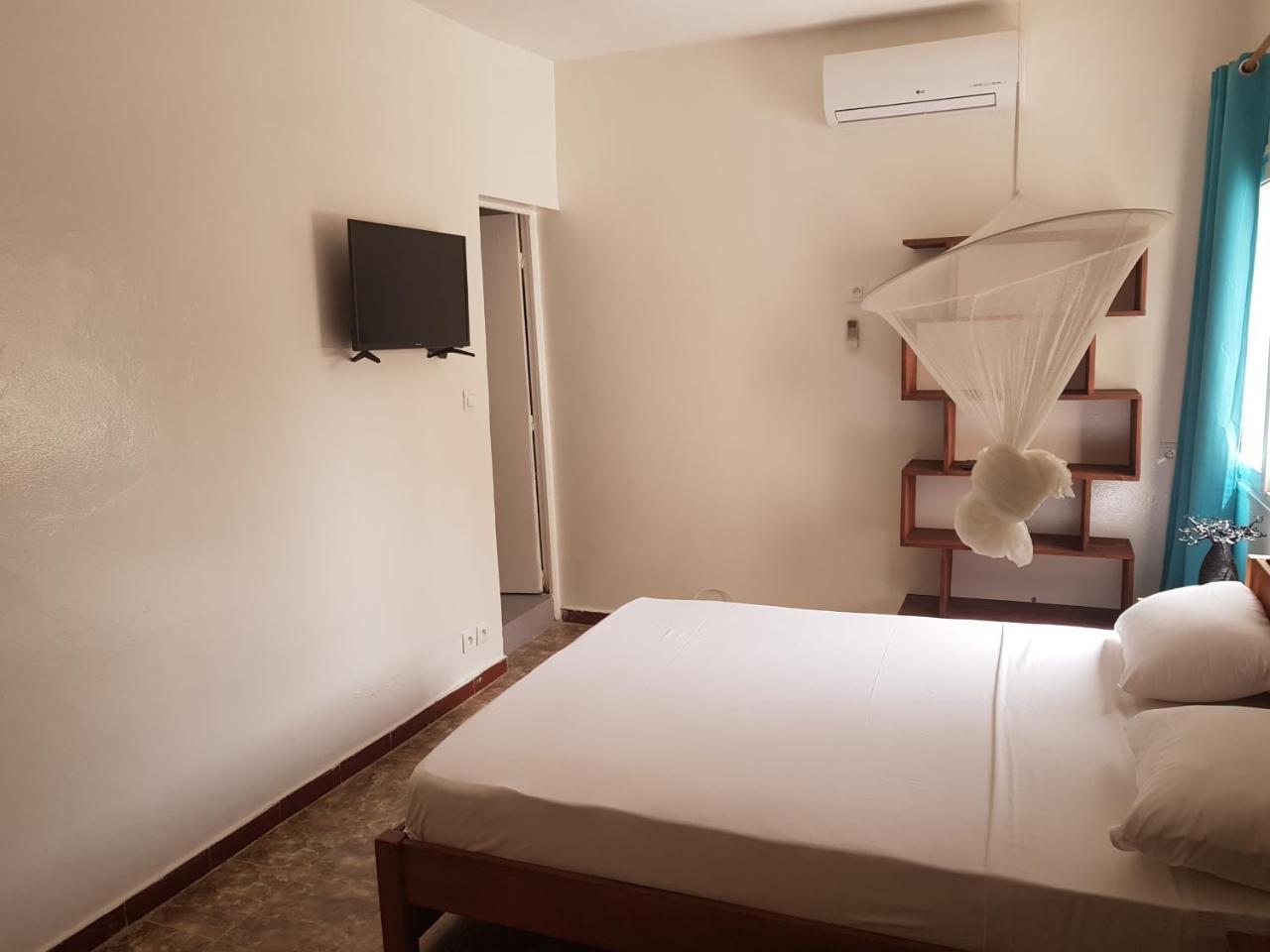 Villa Ty Milyn Mazela SA Dakar Exteriör bild