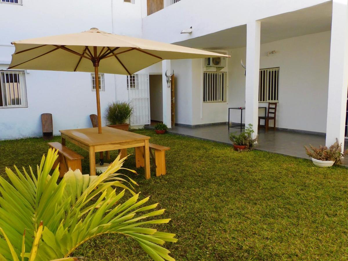 Villa Ty Milyn Mazela SA Dakar Exteriör bild
