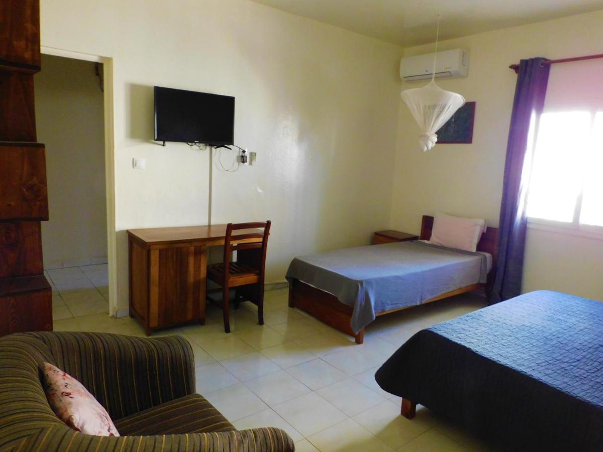 Villa Ty Milyn Mazela SA Dakar Exteriör bild