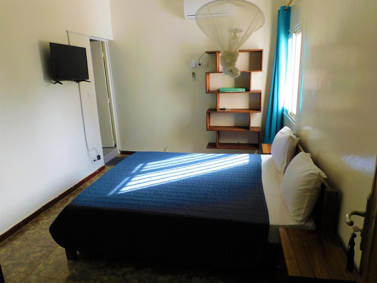 Villa Ty Milyn Mazela SA Dakar Exteriör bild